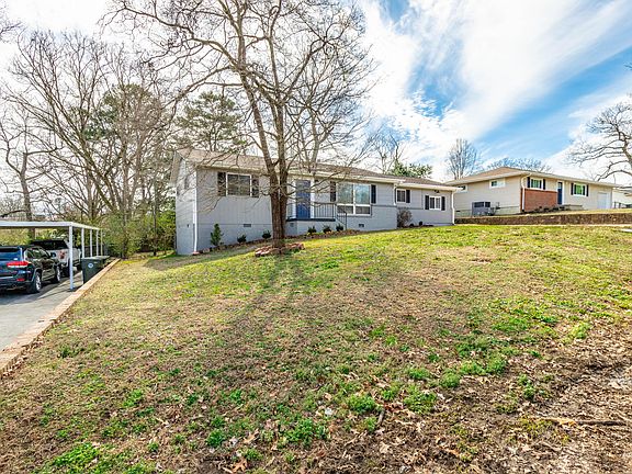 3rd image of 1208 Cranbrook Dr