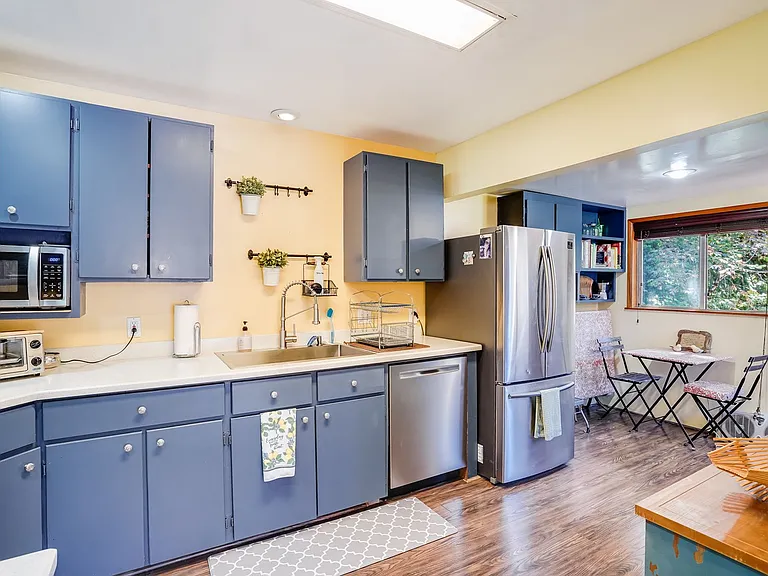 1212 SE Oak Grove Blvd — Photo 8