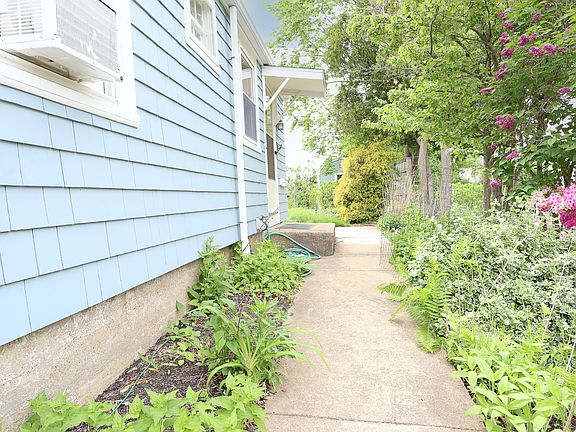 5th image of 4 Blake Ct