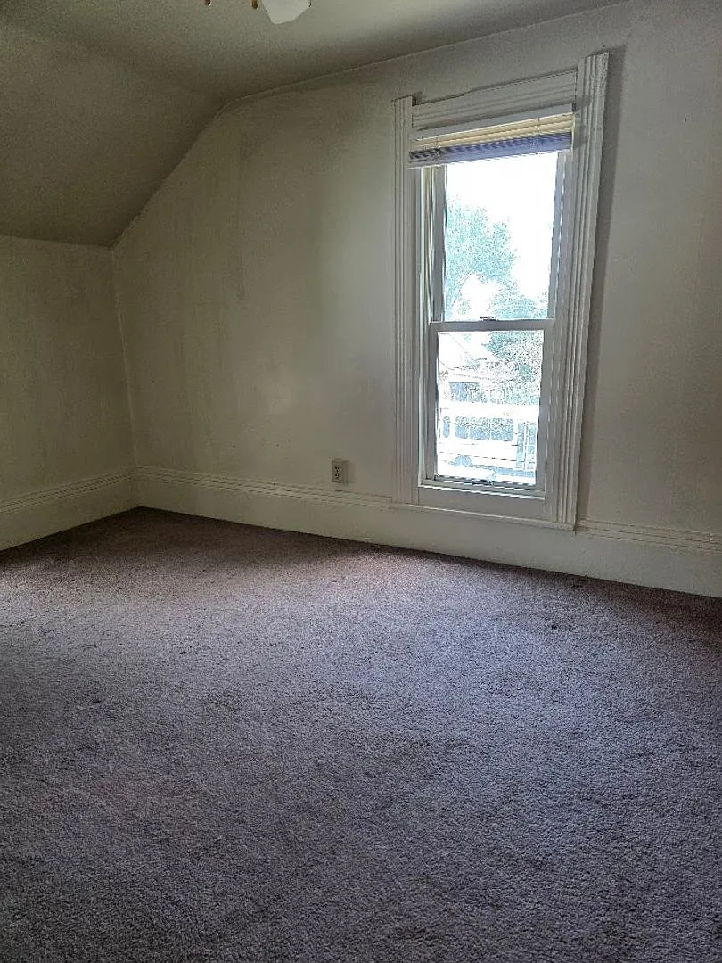 414 S. Summit — Photo 3