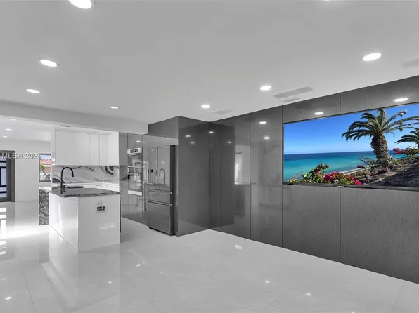 242 E 16th St, Hialeah, FL 33010