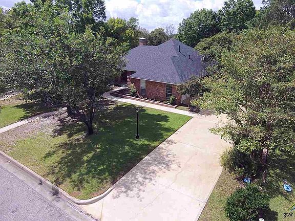 4th image of 104 Saint Andrews Cir