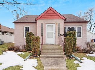 435 9th St, Menasha, WI 54952