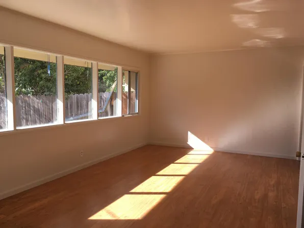 22580 Chestnut St, Hayward, CA 94541