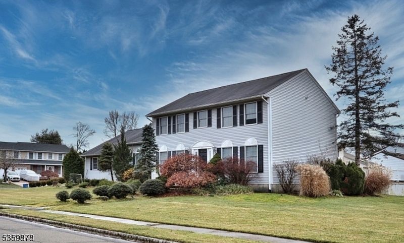 1st image of 8 Winfield Ct