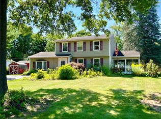 15 Sandstone Dr, Spencerport, NY 14559