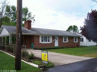 215 Eisenhower Dr, Moorefield, WV 26836