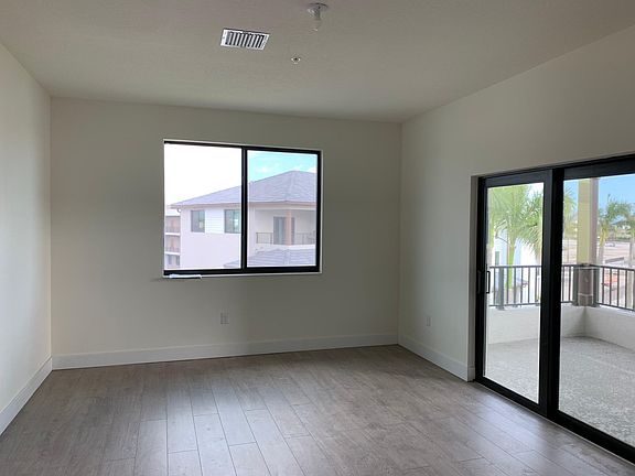 5th image of 4718 NW 84th Ave