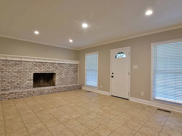 426 Forest Glen Dr — Photo 17