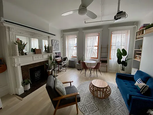 Rented by Owner | media 9