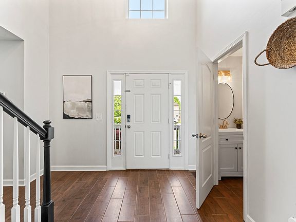 5th image of 105 Glory Ct