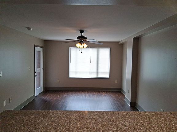 4th image of 1735 Lake Ave APT 202