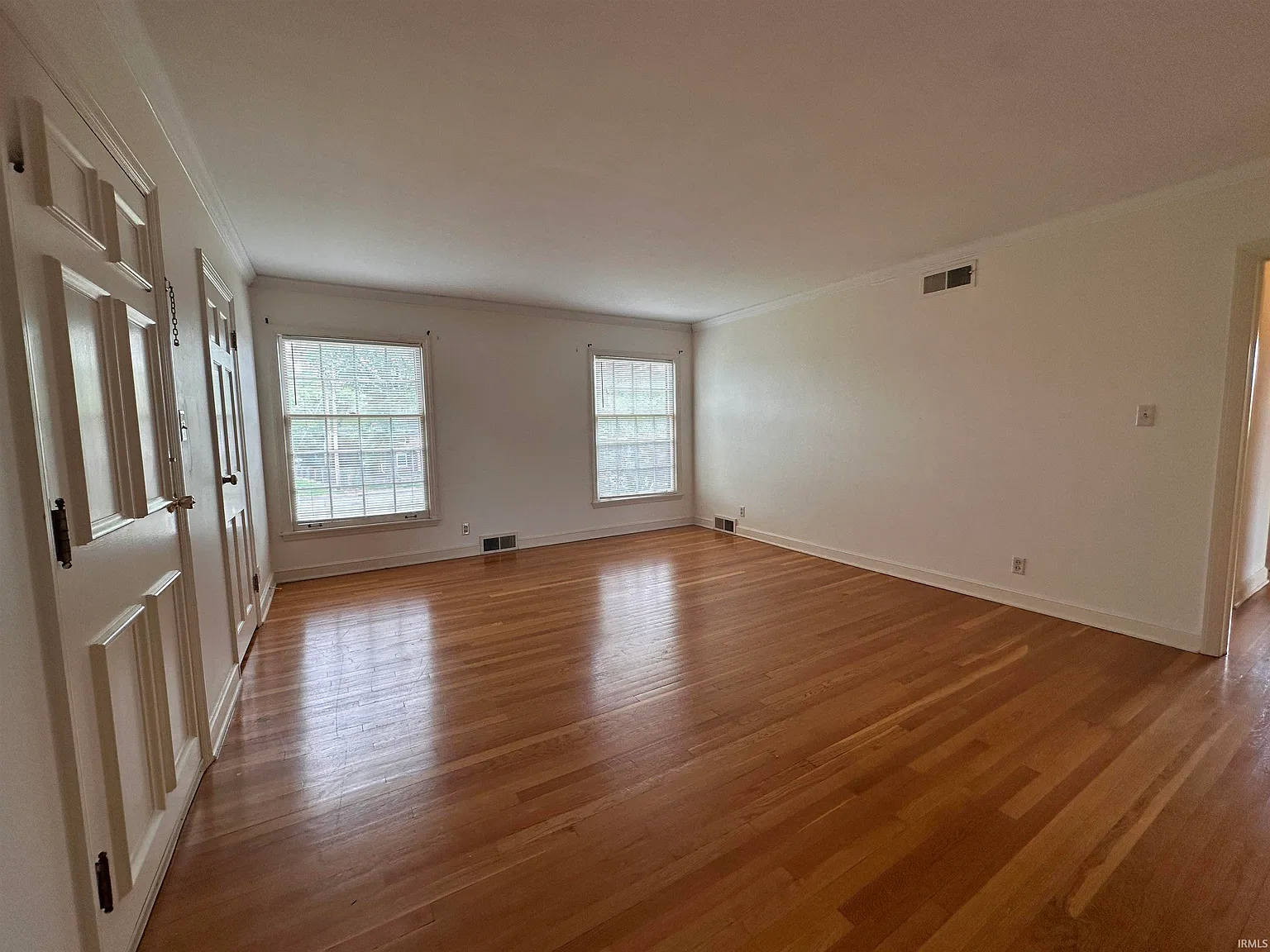 2 bed, 1.0 bath, 825 sqft, $1,050 — Photo 3