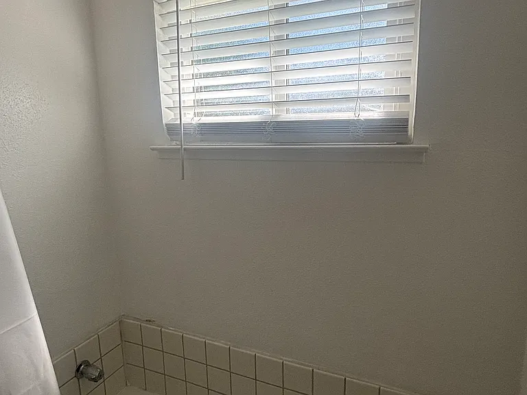Oliver St — Photo 10