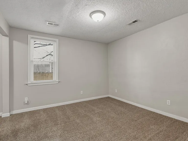 720 Forbes St — Photo 15