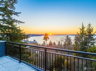 1045 S 272nd St, Des Moines, WA 98198