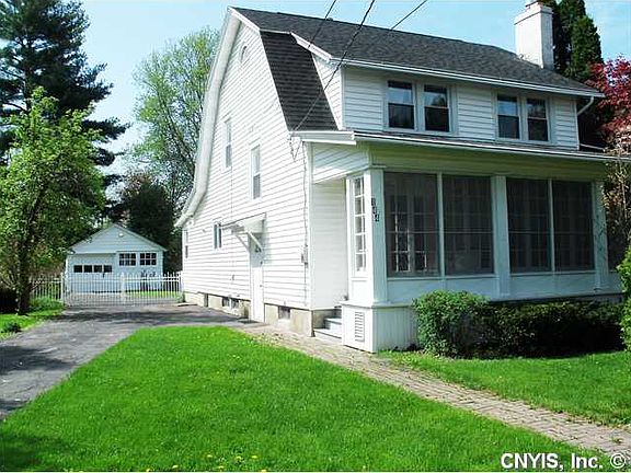 3rd image of 144 Oakley Dr