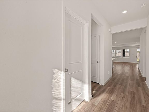 4th image of 21926 Sam Raburn Dr