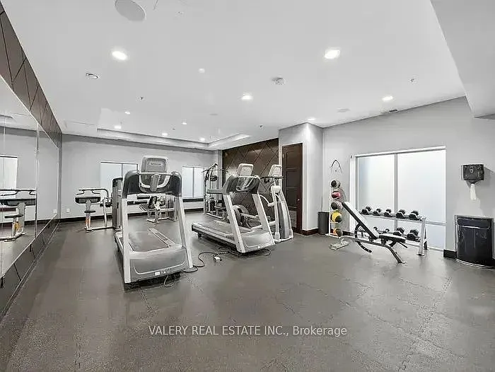 339 King St N #403 — Photo 13
