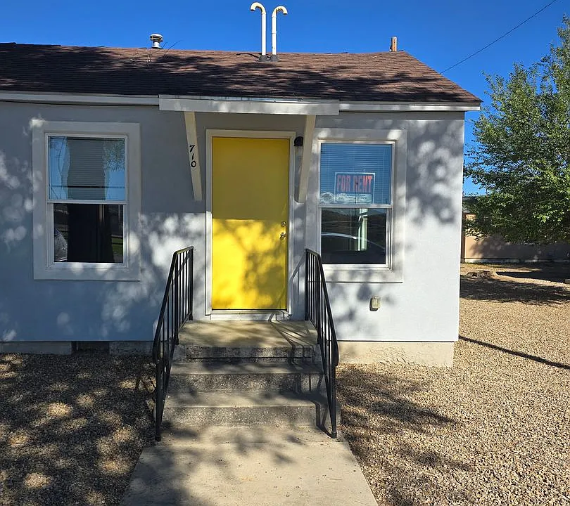 707-709 Duncan Rd