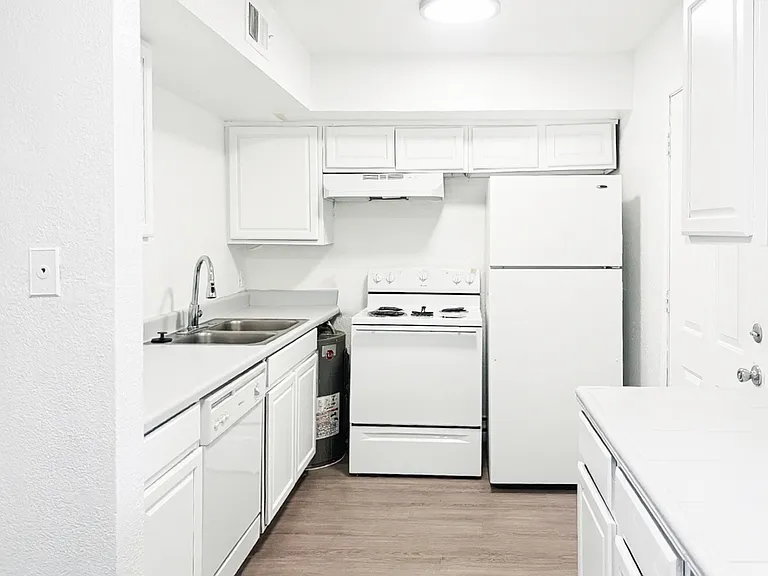 13020 N 21st Pl #U08 — Photo 4