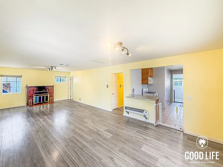 623 E St — Photo 4