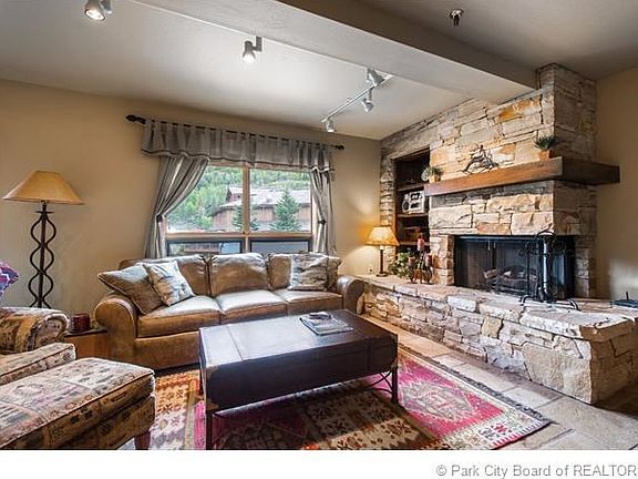 4th image of 1424 Deer Valley Dr N