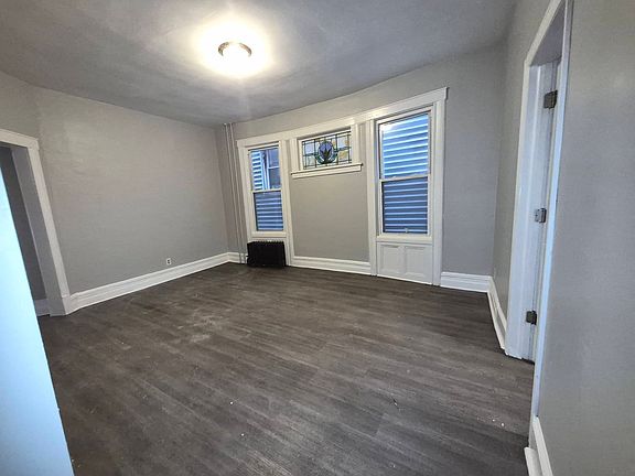 3rd image of 236 Danforth Ave #3
