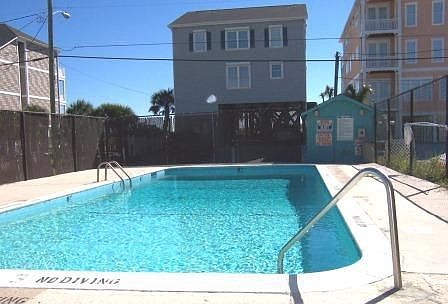 2nd image of 1404 Canal Dr APT 12