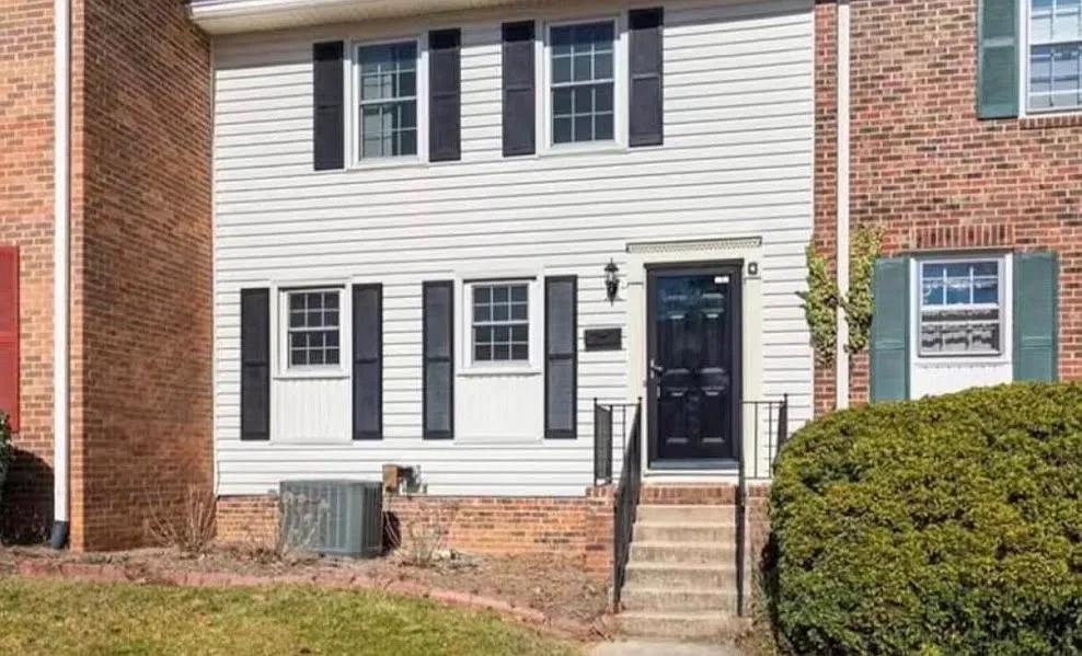 3 bed, 1899 sqft, $2,250 — Photo 1