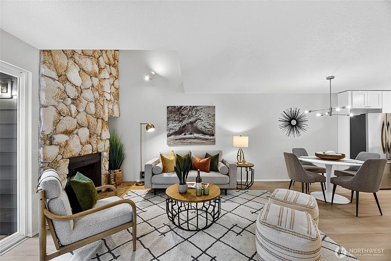 4th image of 9738 Ashworth Avenue N