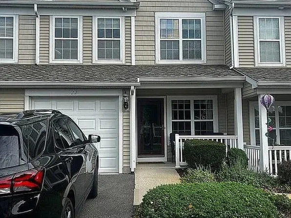 22 Southampton Drive, Massapequa, NY 11758