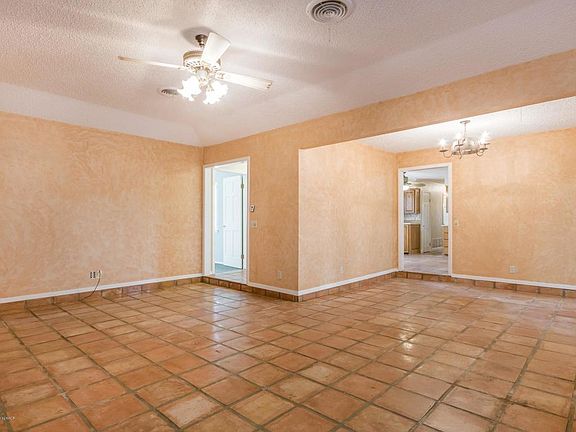 5th image of 307 Creekside Dr