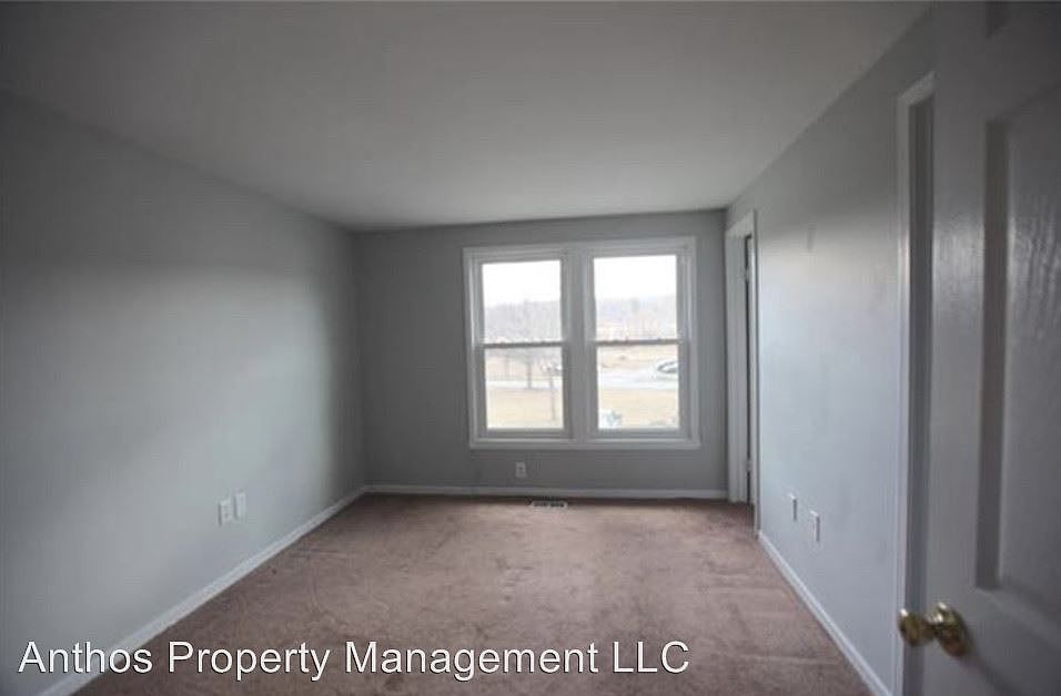 2nd image of 1 Richardson Ct #1