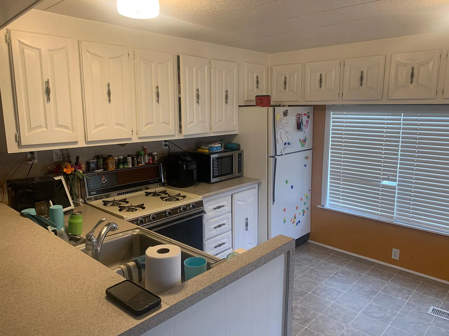 1 bed, 696 sqft, $900 — Photo 1