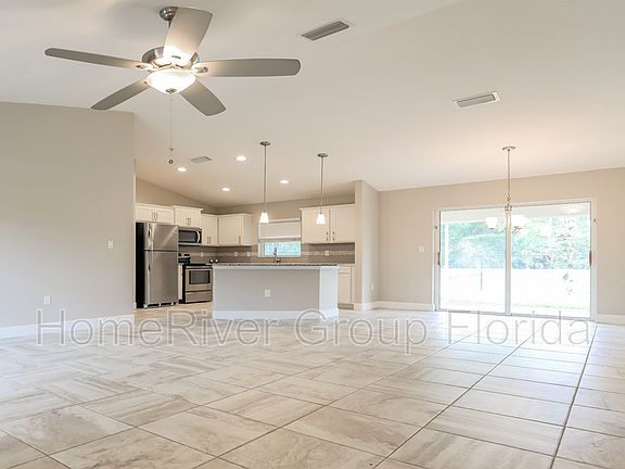3rd image of 1238 Hollister Ave