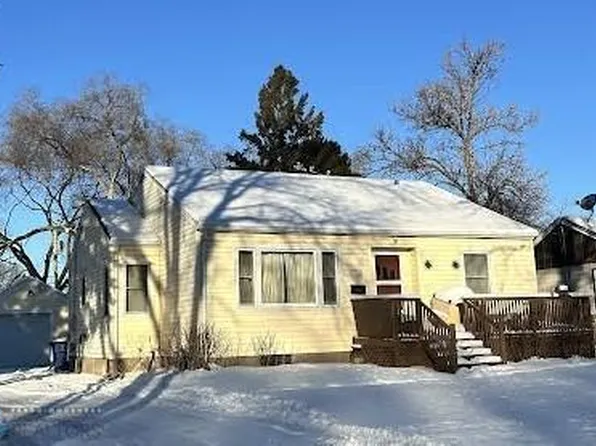 1025 12th St S, Moorhead, MN 56560