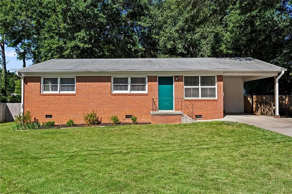3 bed, 1.0 bath, 1088 sqft, $2,000 — Photo 1