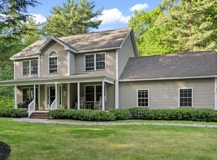 32 Hidden Cove Rd, Raymond, ME 04071