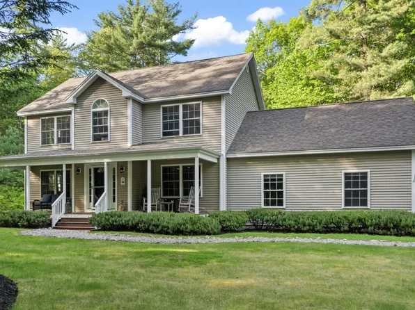 32 Hidden Cove Road, Raymond, ME 04071