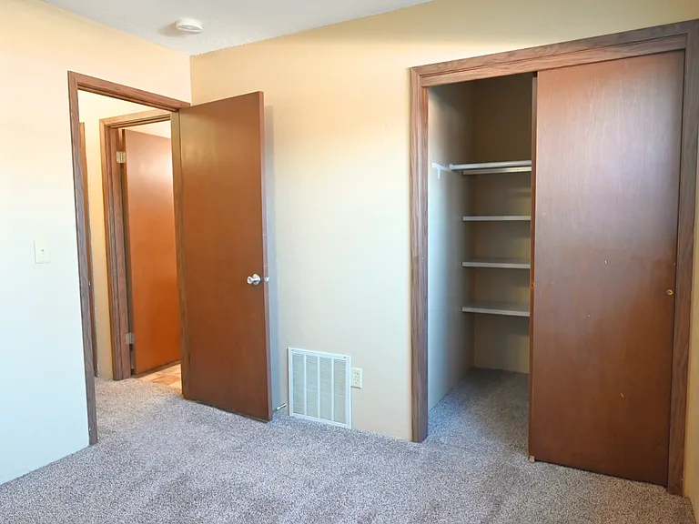 3260 Raven Oaks Dr — Photo 8