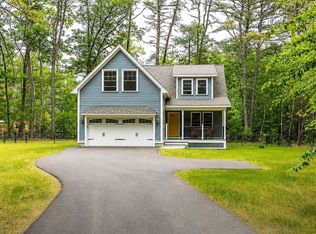 55 Mill Pond Rd, Epping, NH 03042