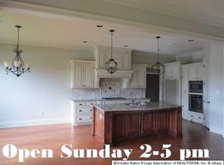 12388 Oak Fields Dr, Geismar, LA 70734