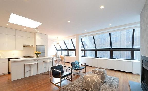 2nd image of 57 W 58th St #Phc