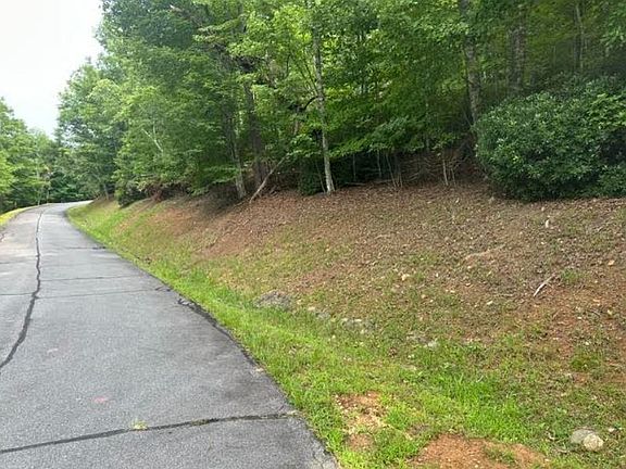 3rd image of 2 Thunder Rd