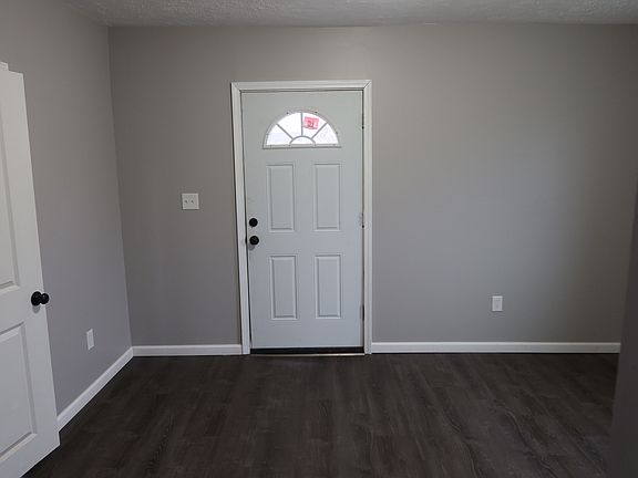 5th image of 416 Canby Ave
