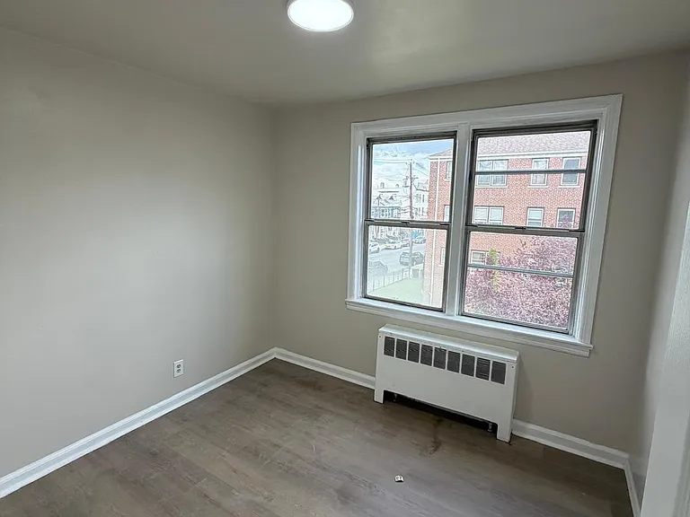44 Irving St #6 — Photo 4