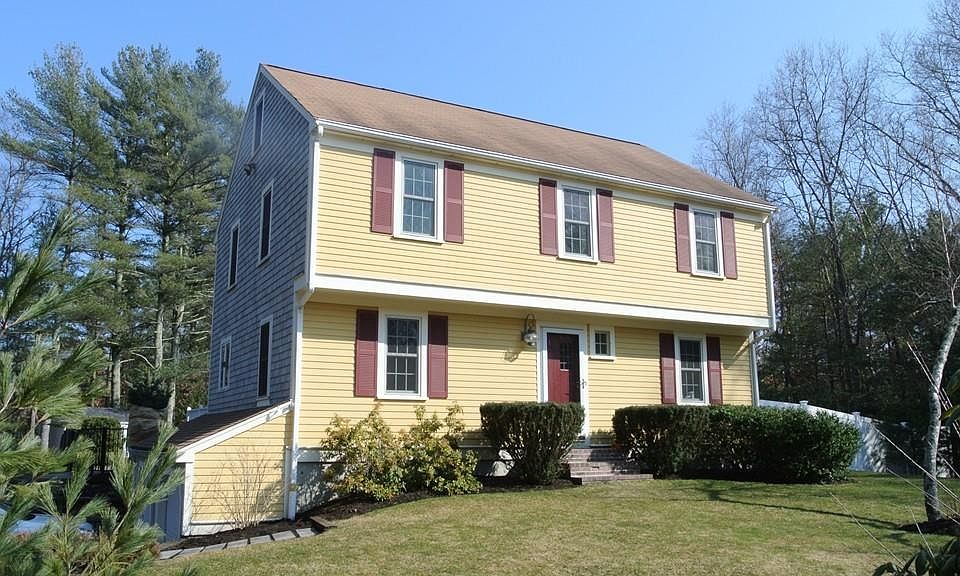 1st image of 9 Bristol Dr
