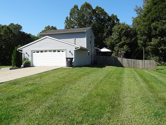 3rd image of 631 Livingston Ct