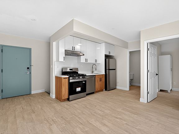 3rd image of 370 Baltic St #1B